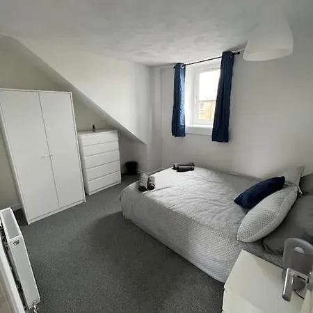 Homely 3 Bed Town Centre Flat Peterhead Exterior photo